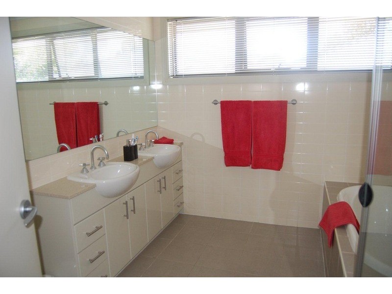 15 Mahogany Boulevard, Warriewood NSW 2102