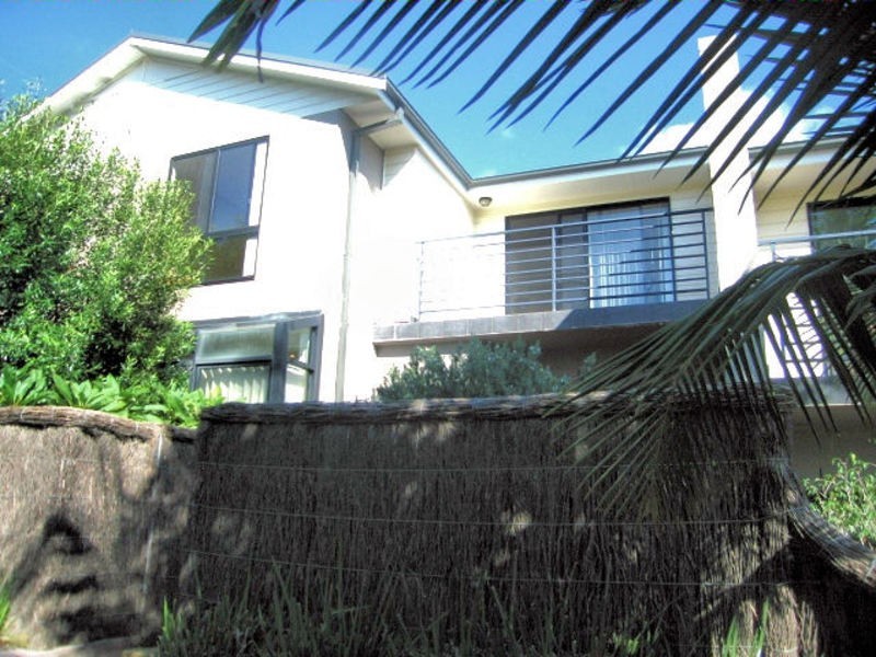 8/16 The Crescent, Avalon NSW 2107