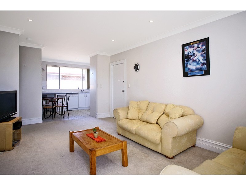 7/16 Foamcrest Avenue, Newport NSW 2106