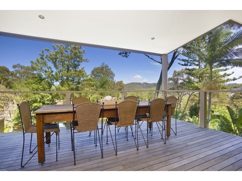 52 Dolphin Crescent, Whale Beach NSW 2107