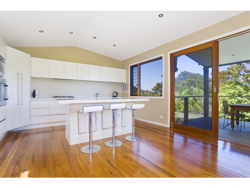 52 Dolphin Crescent, Whale Beach NSW 2107