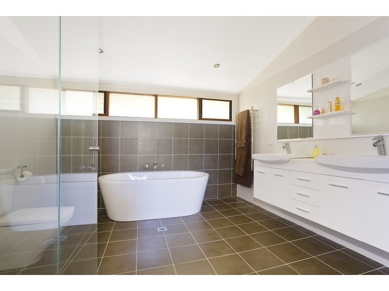 52 Dolphin Crescent, Whale Beach NSW 2107