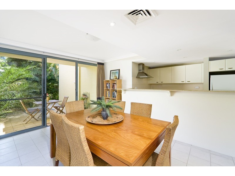 2/34 Foamcrest Avenue, Newport NSW 2106