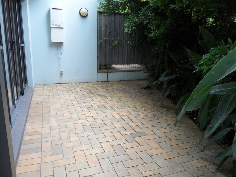 2/22 Foamcrest Avenue, Newport NSW 2106