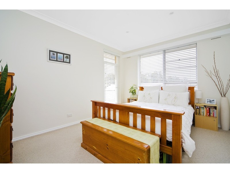 18/32 Clarence Avenue, Dee Why NSW 2099