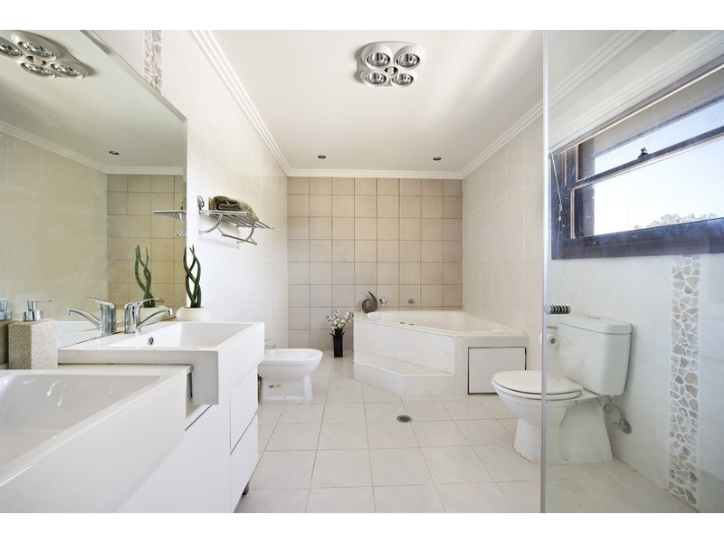 10 Elvina Avenue, Avalon NSW 2107