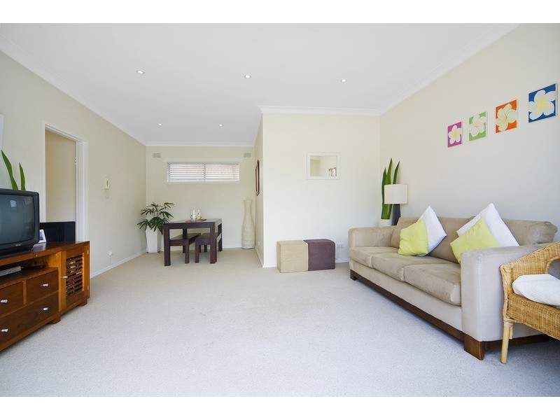 18/32 Clarence Avenue, Dee Why NSW 2099