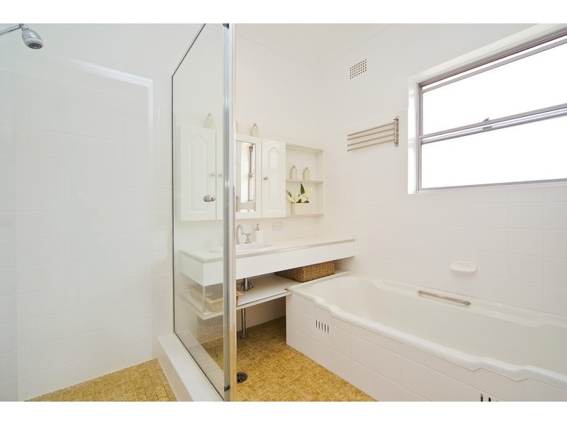 18/32 Clarence Avenue, Dee Why NSW 2099