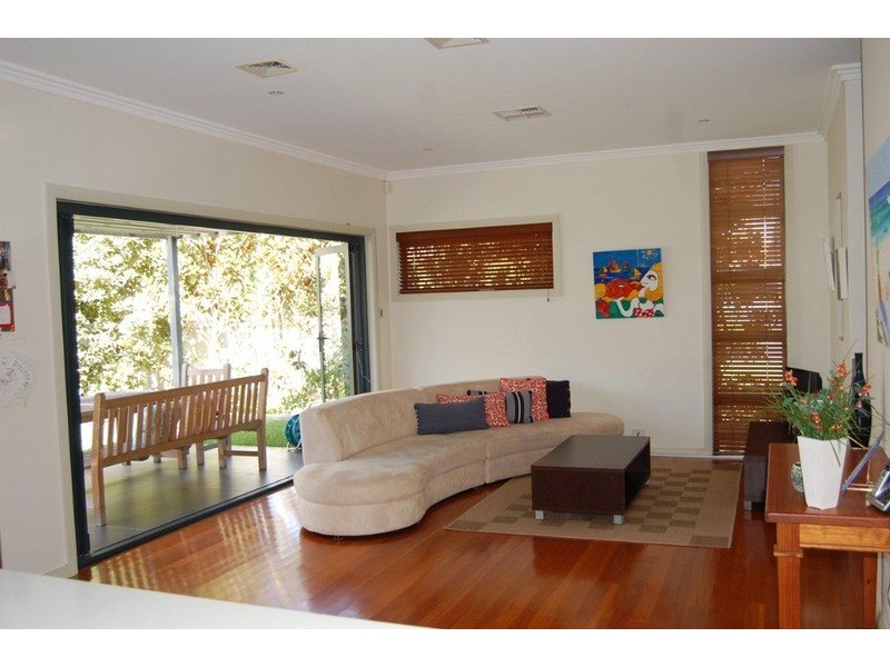 15 Mahogany Boulevard, Warriewood NSW 2102