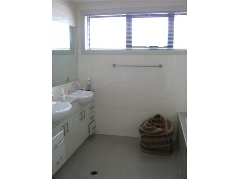 15 Mahogany Boulevard, Warriewood NSW 2102