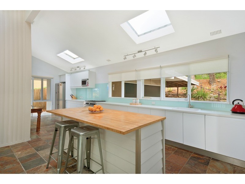8 Old Barrenjoey Road, Avalon NSW 2107
