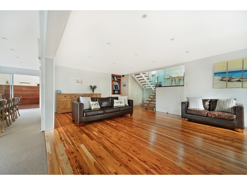 8 Old Barrenjoey Road, Avalon NSW 2107