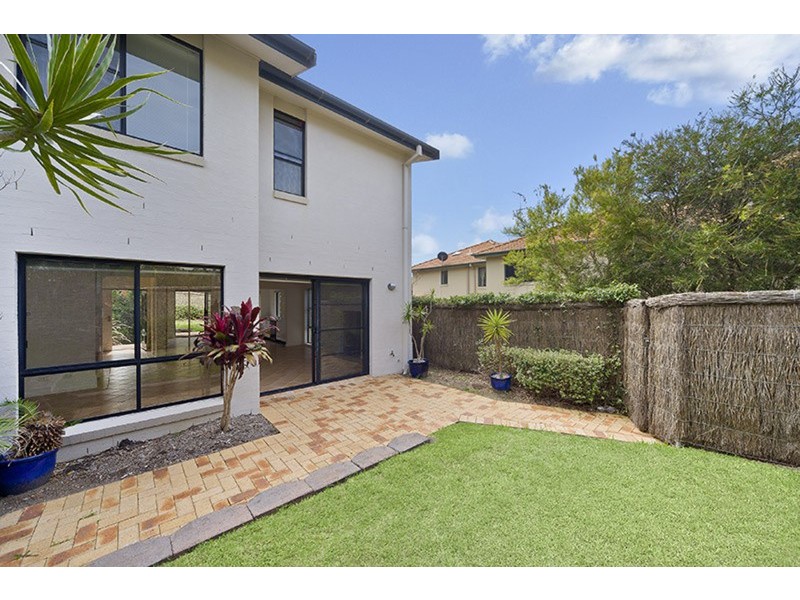 1/8 The Crecent Crescent, Avalon NSW 2107