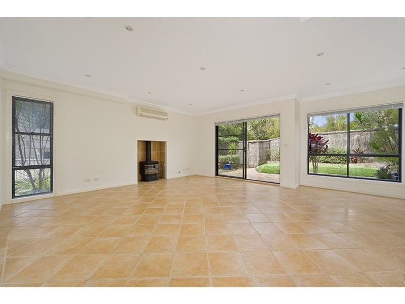 1/8 The Crecent Crescent, Avalon NSW 2107