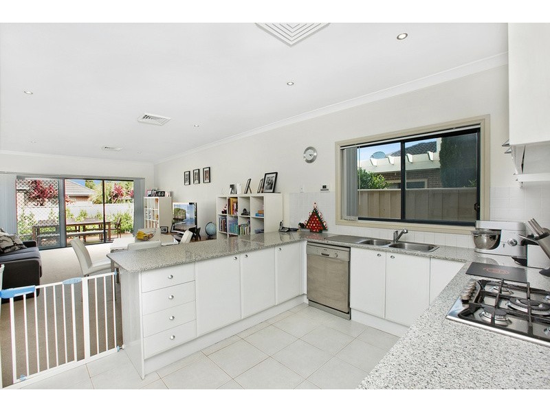 4 Mahogany Boulevard, Warriewood NSW 2102