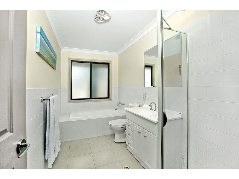 4 Mahogany Boulevard, Warriewood NSW 2102