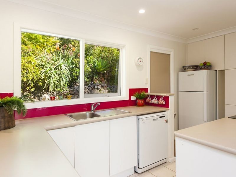 16 Cannes Drive, Avalon Beach NSW 2107