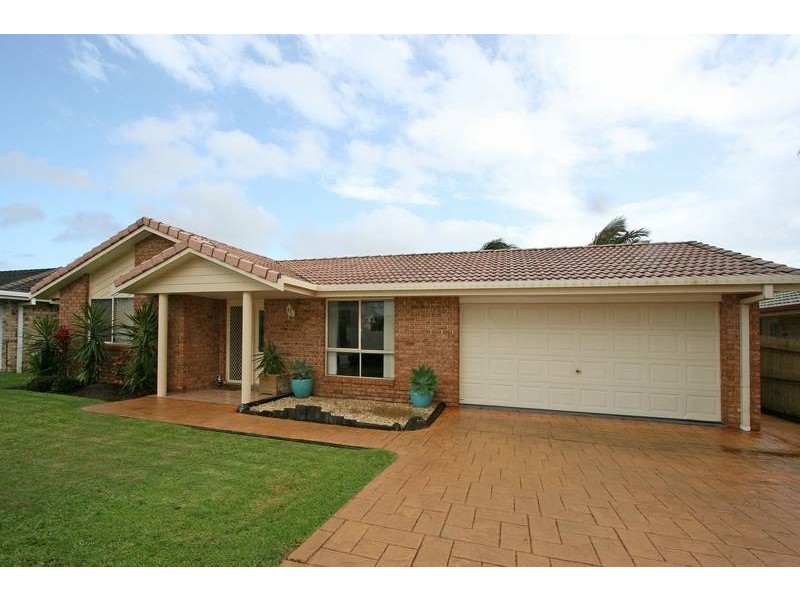 6 Carroll Avenue, Skennars Head NSW 2478