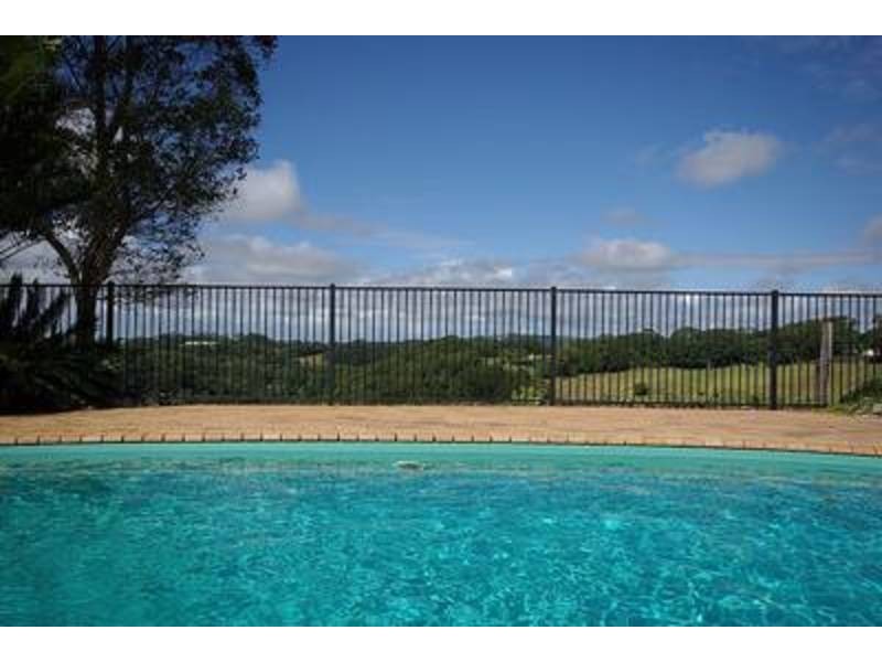 8 Killen Falls Drive, Tintenbar NSW 2478