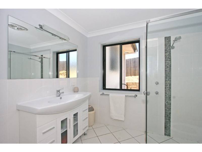 27 Lindsay Avenue, Cumbalum NSW 2478