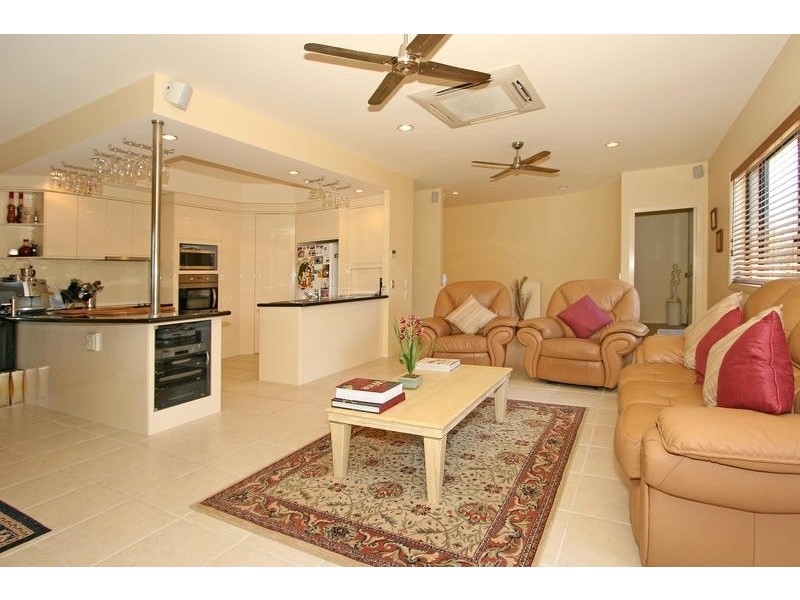 2/10 Pine Avenue, East Ballina NSW 2478