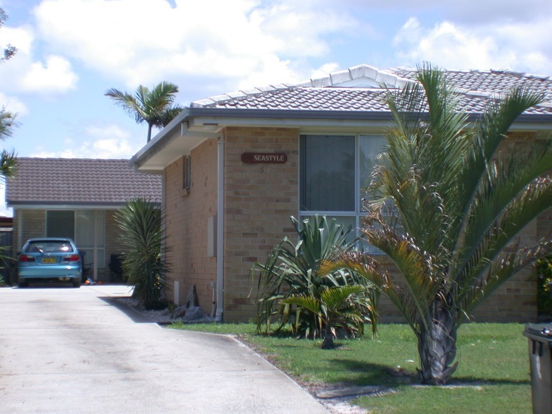 2/5 Banksia Avenue, Lennox Head NSW 2478