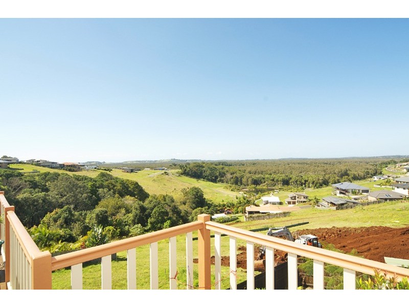8 Unara Parkway, Cumbalum NSW 2478