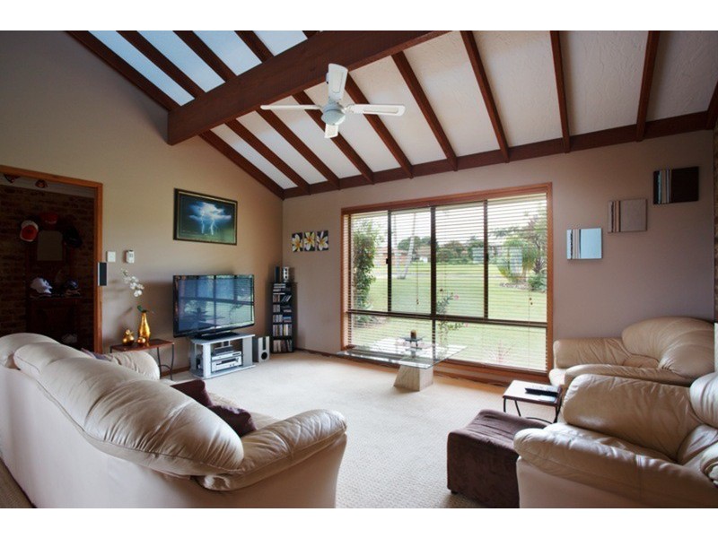 18 Summerhill Crescent, Cumbalum NSW 2478
