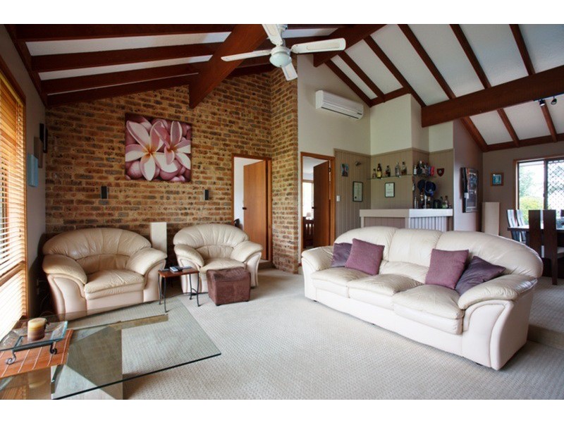 18 Summerhill Crescent, Cumbalum NSW 2478