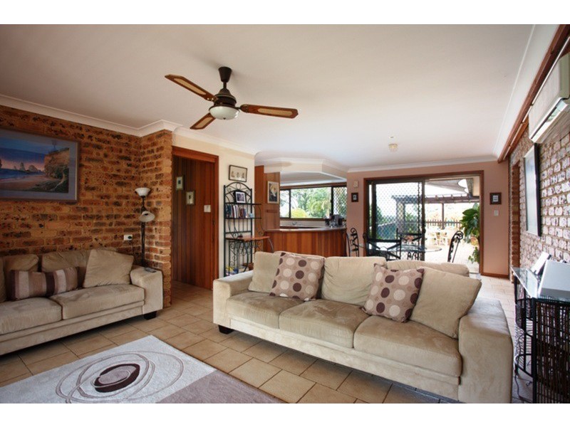 18 Summerhill Crescent, Cumbalum NSW 2478