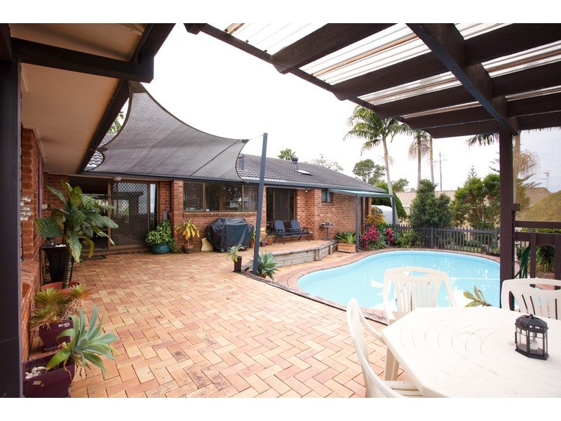 18 Summerhill Crescent, Cumbalum NSW 2478