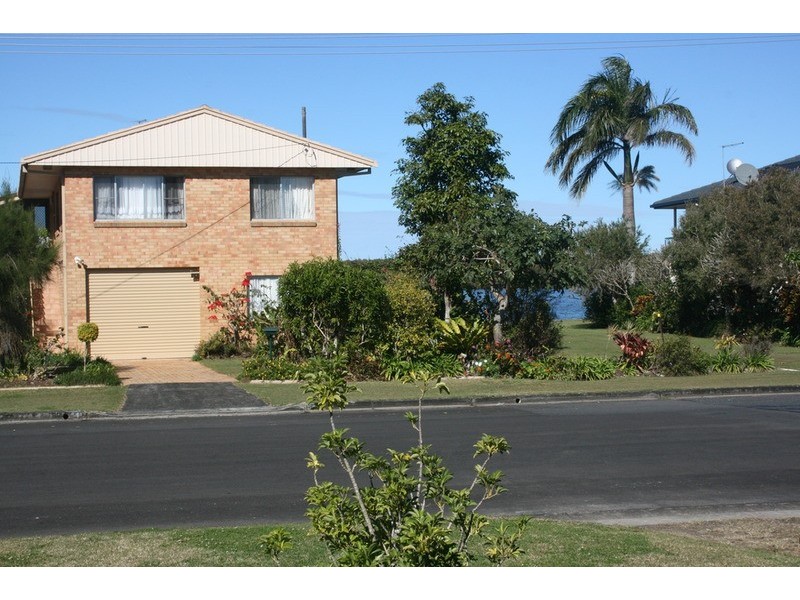 2 Riverview Avenue, Ballina NSW 2478