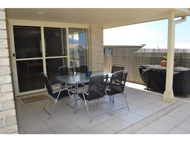 2/2 Lindsay Avenue, Cumbalum NSW 2478