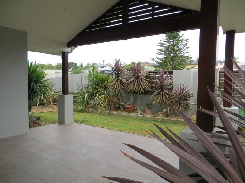 2/1 Isabella Drive, Skennars Head NSW 2478