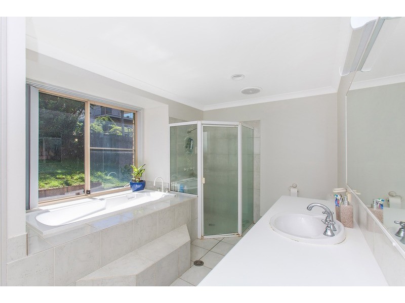 24 Rainforest Way, Lennox Head NSW 2478