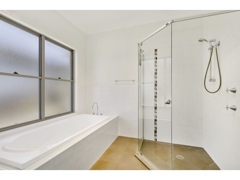 18 Madden Place, Cumbalum NSW 2478