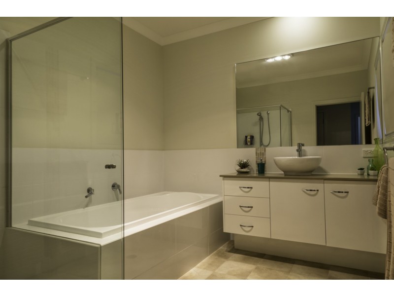 6 Higgins Place, Cumbalum NSW 2478