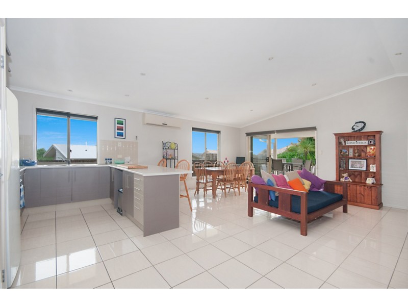 2/2 Lindsay Avenue, Cumbalum NSW 2478