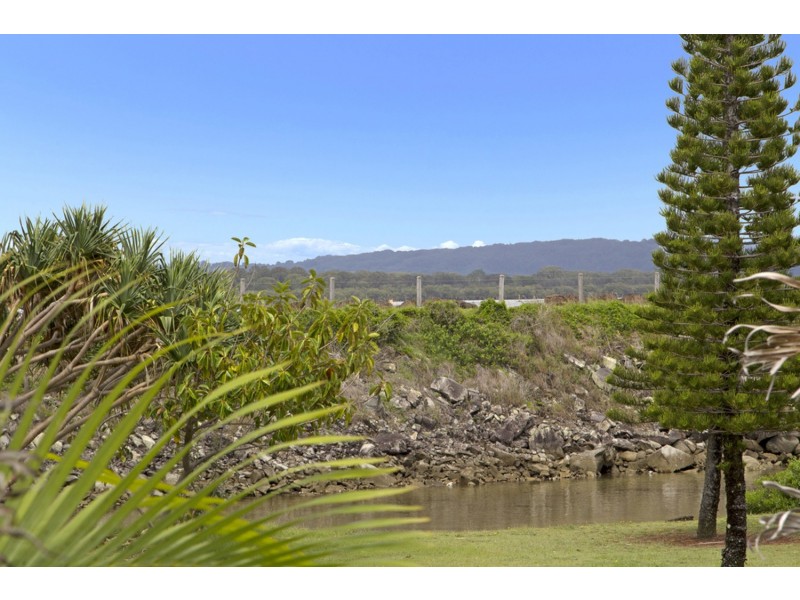 2/68 Fenwick Drive, East Ballina NSW 2478