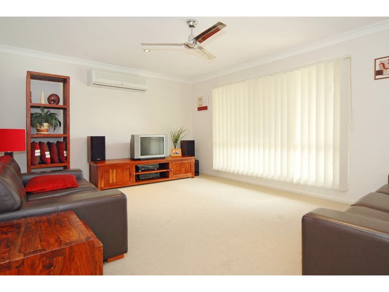 2 Bushland Drive, Banora Point NSW 2486