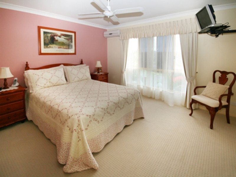 13 Tyrone Terrace, Banora Point NSW 2486
