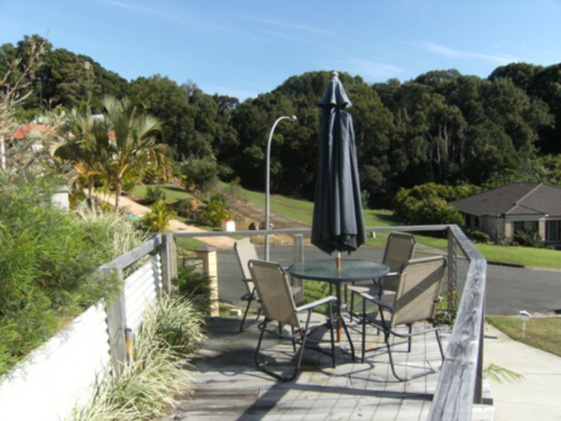 2 Dromara Court, Banora Point NSW 2486