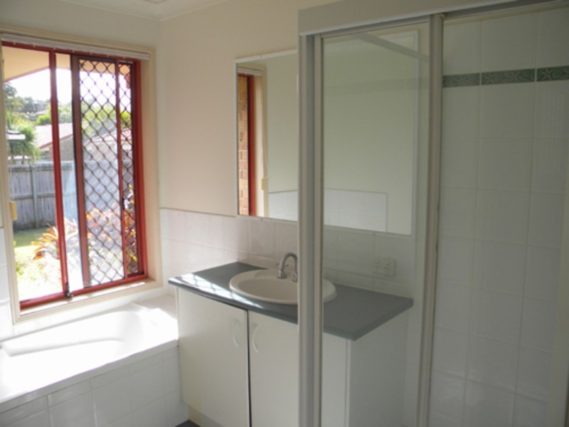 2/51 Kildare Drive, Banora Point NSW 2486