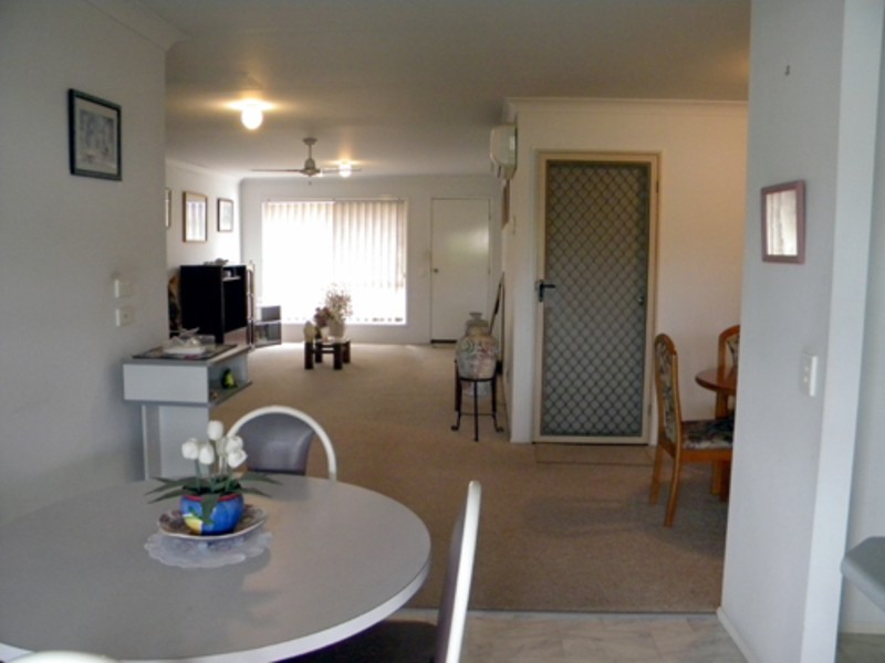 2/13 Kentia Crescent, Banora Point NSW 2486