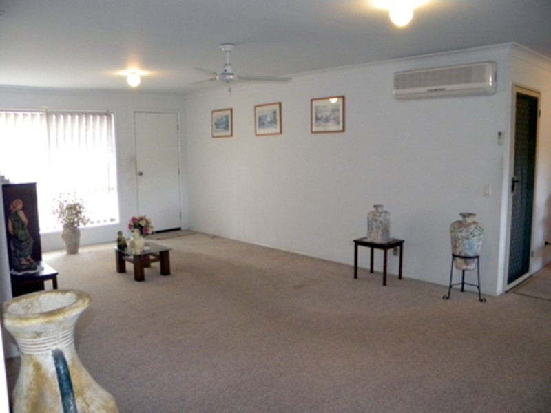 2/13 Kentia Crescent, Banora Point NSW 2486