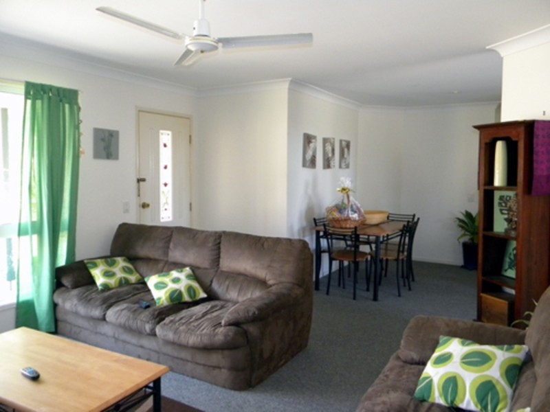 21 Honeymyrtle Drive, Banora Point NSW 2486