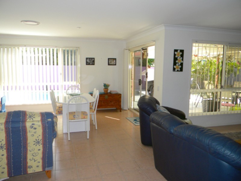 71 Avondale Drive, Banora Point NSW 2486