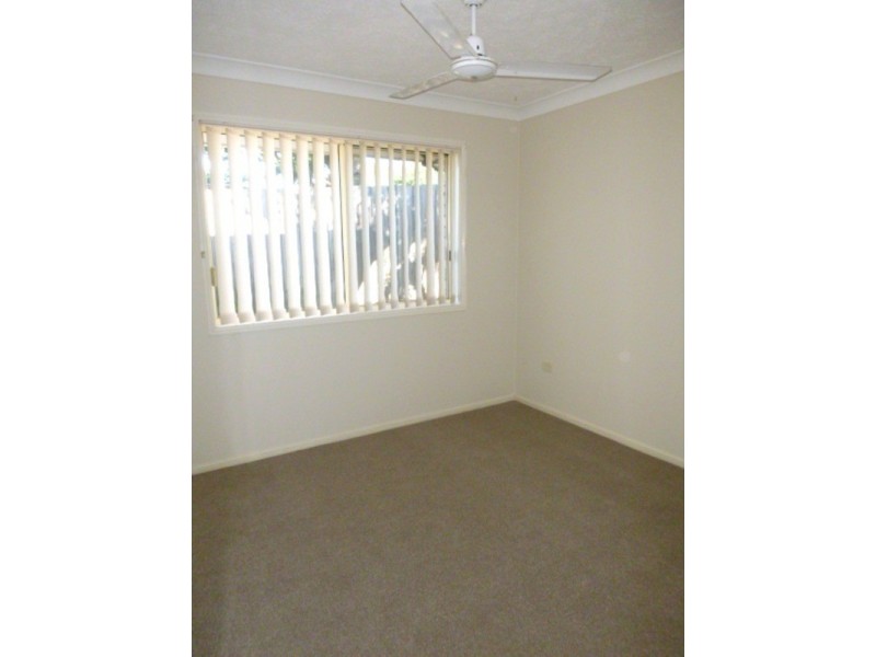 27 Oakland Place, Banora Point NSW 2486