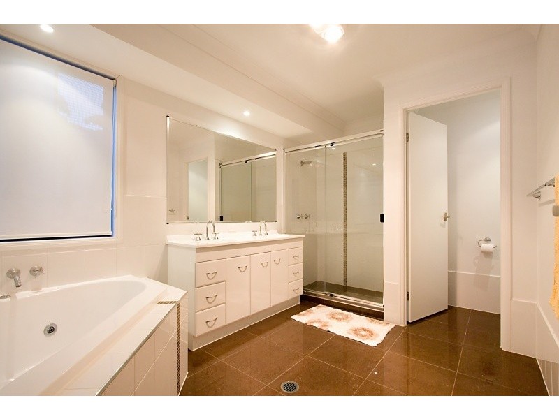 4 Traminer Court, Banora Point NSW 2486