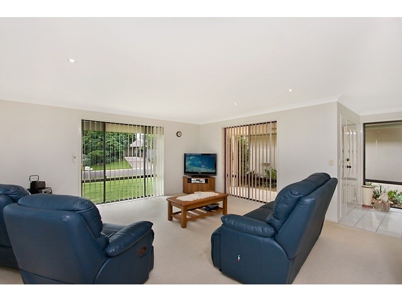 5 Flametree Terrace, Banora Point NSW 2486